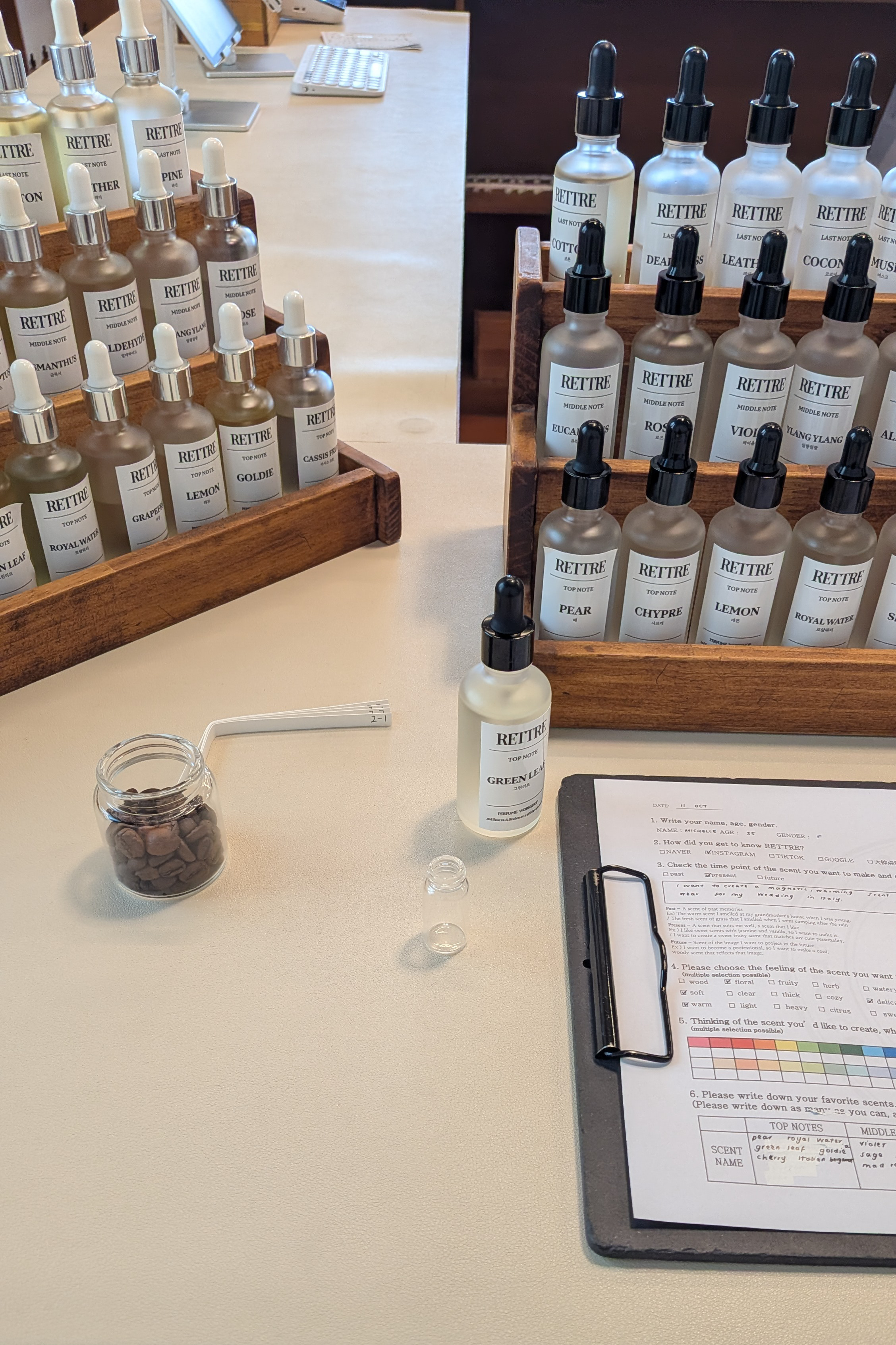 Making my own niche perfume at RETTRE Hongdae